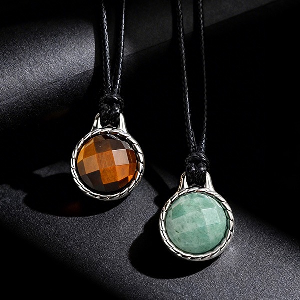 《 QBOX 》FASHION 飾品【GNC-2660】精緻個性復古寶石鈦鋼墬子黑繩項鍊/吊墬-細節圖6