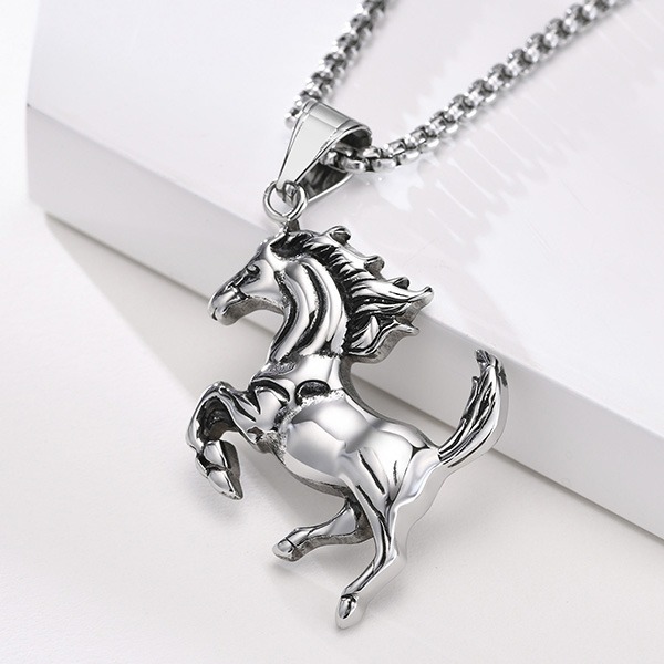 《 QBOX 》FASHION 飾品【GPN-1510】精緻個性奔騰千里馬鈦鋼墬子項鍊/吊墬-細節圖3