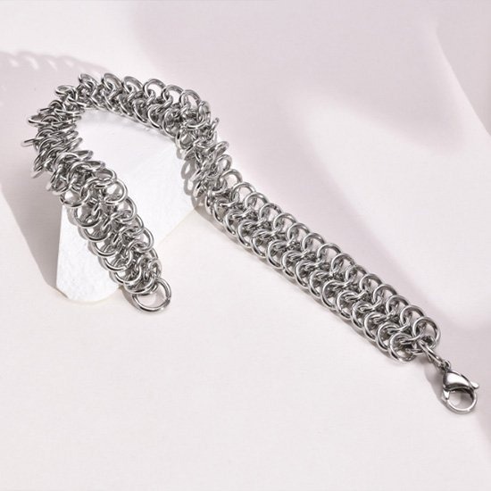 《 QBOX 》FASHION 飾品【BBR-1307】 精緻個性歐美街頭嘻哈寬版8字環圈鈦鋼手鍊/手環-細節圖4