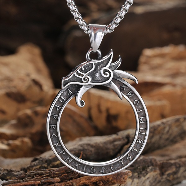《QBOX 》FASHION 飾品【CBP8-598】【北歐守護】維京巨龍符文環鈦鋼吊墜｜復古做舊防過敏男士信仰項鍊-細節圖3