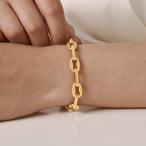 《 QBOX 》FASHION 飾品【GBR-2423】 精緻個性金色壓花線條橢圓環扣鈦鋼手鍊/手環-細節圖8