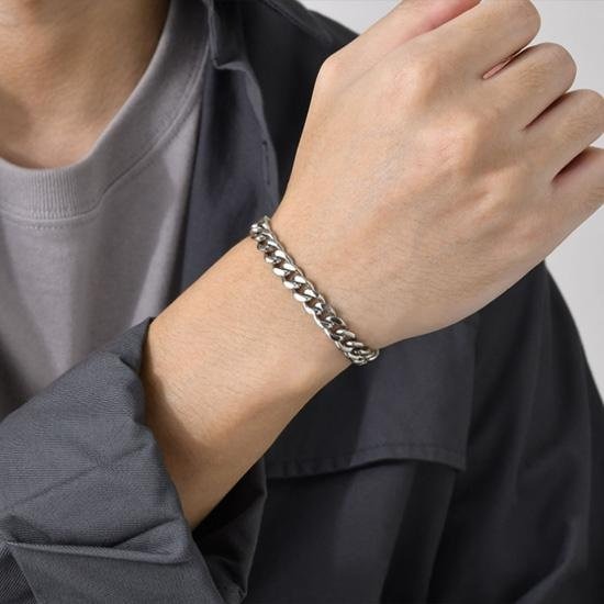 《 QBOX 》FASHION 飾品【BBR-1400】 精緻個性嘻哈拋光面磨古巴環扣鈦鋼手鍊/手環-細節圖5