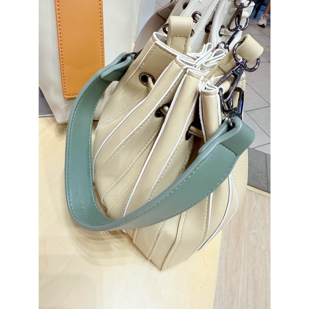 泰國🇹🇭 本土品牌 水桶包 附內包-細節圖2