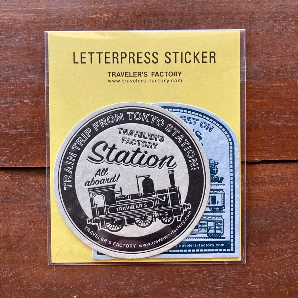 【文具室務】 Traveler＇s  Notebook TN 東京車站限定 手帳 內頁 貼紙 銅牌吊飾 東京駅限定-細節圖3