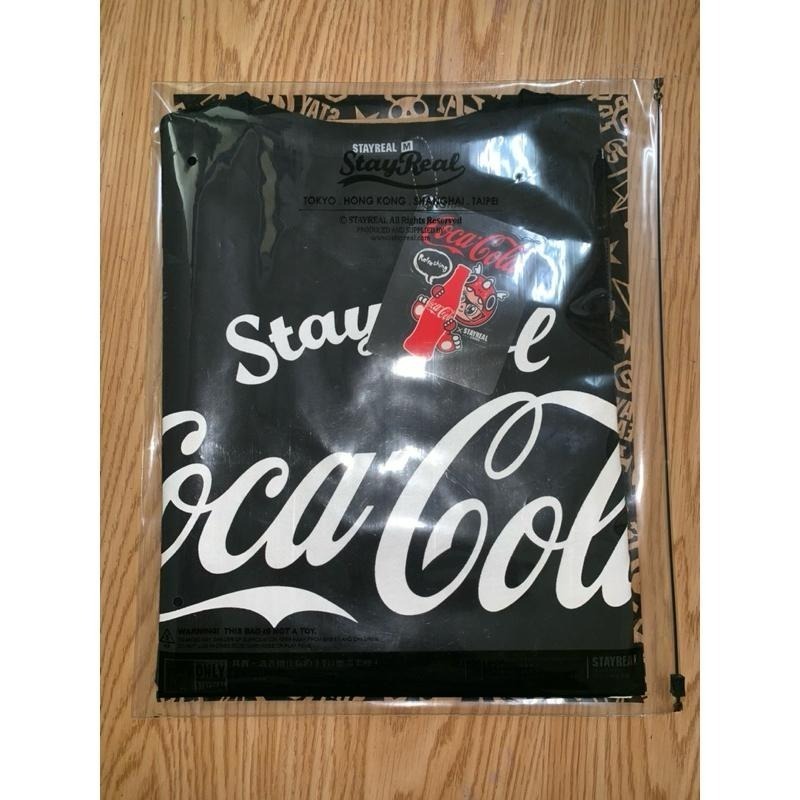 【優惠價1000帶走】全新黑標M號STAYREAL X Coca-Cola®經典可口可樂-細節圖3