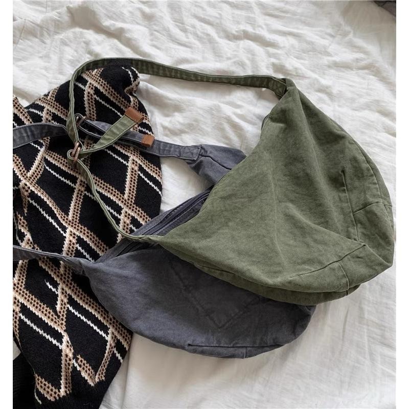 全新 水洗帆布餃子包  深棕色-細節圖2