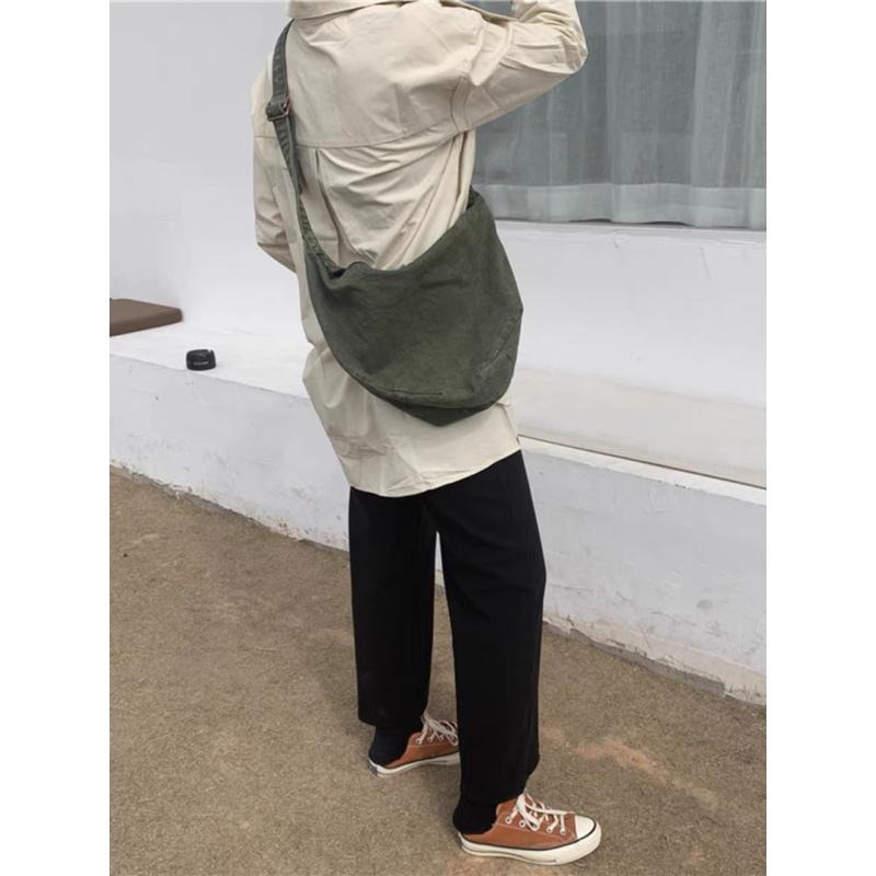 全新 水洗帆布餃子包  深棕色-細節圖3