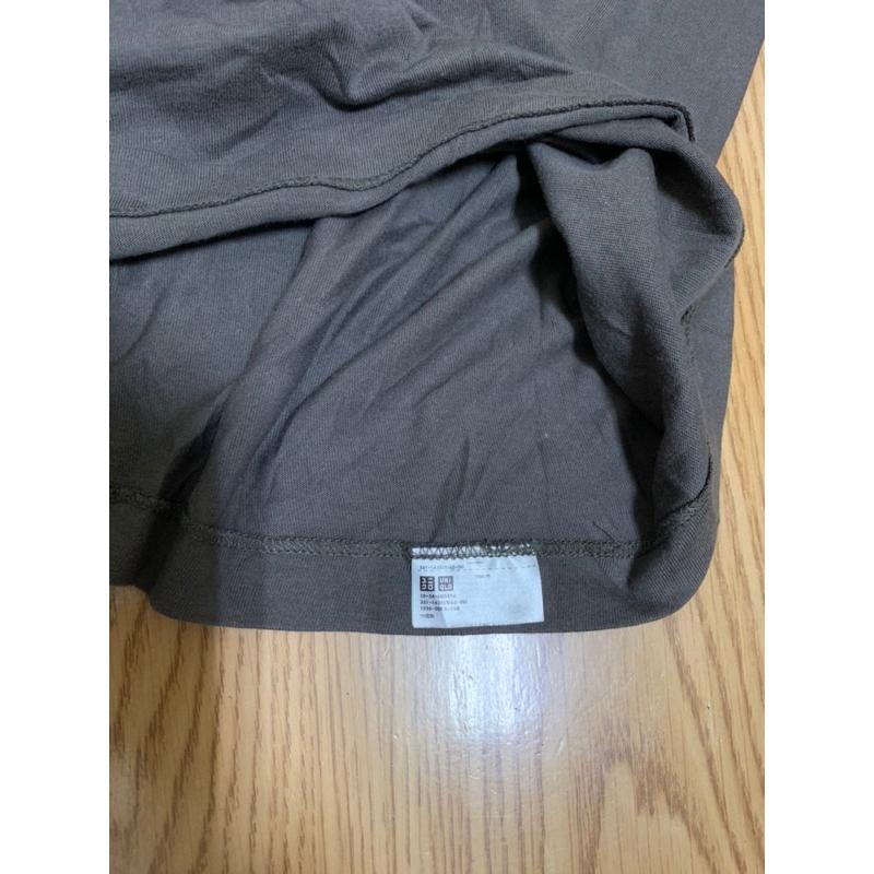 全新Uniqlo聯名KAWS男版短T 深灰綠S號-細節圖3