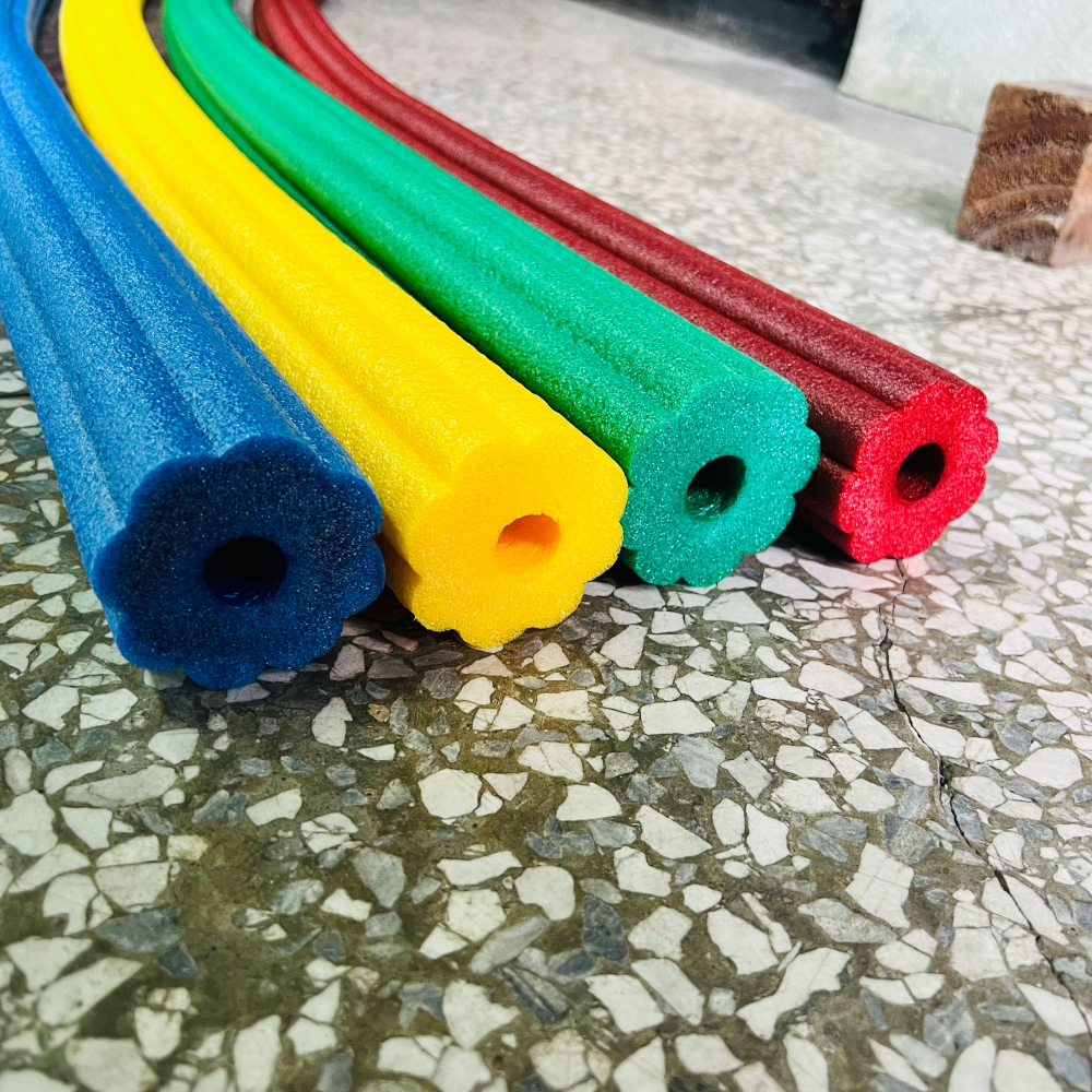 SOAK 花朵海綿棒 空心浮力棒 運動軟棒 直徑6-7cm 防撞泡棉管 團康遊戲打人棒 遊戲活動採購用-細節圖2