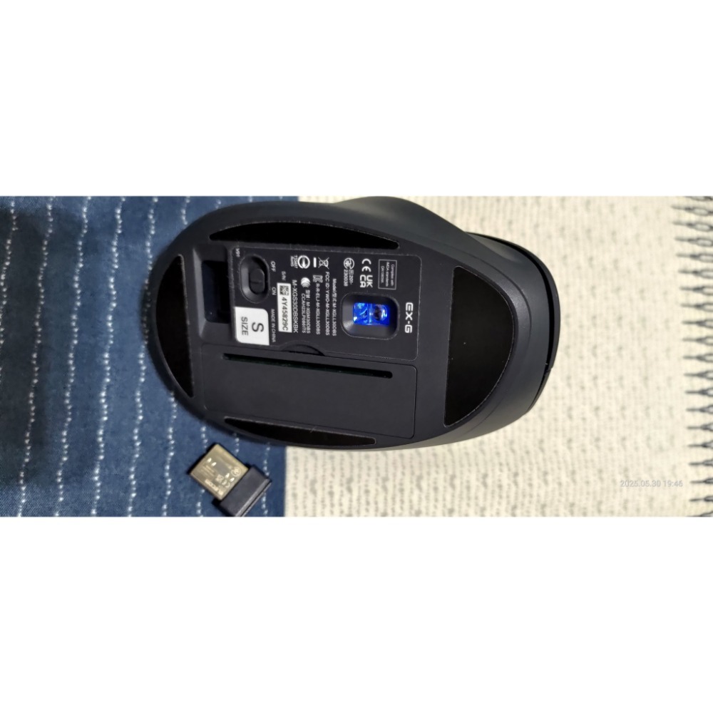 ［二手轉售］【日本ELECOM】EX-G人體工學 無線靜音5鍵式滑鼠S  黑色   適合女生 小手型-細節圖5