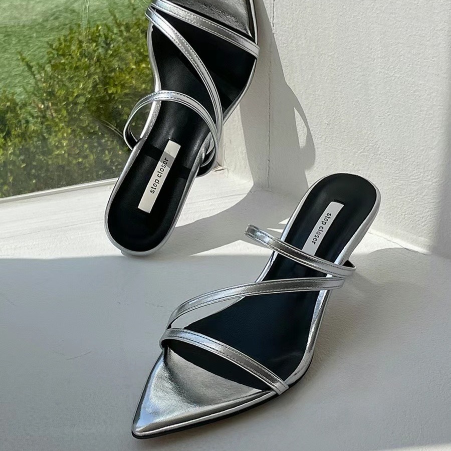 A995 性感 尖頭 ｜正韓韓國代購｜交叉細帶 牛仔 丹寧 中跟 細跟 涼鞋 拖鞋 顯瘦 顯長腿｜東大門空運｜實拍 跟鞋-細節圖2