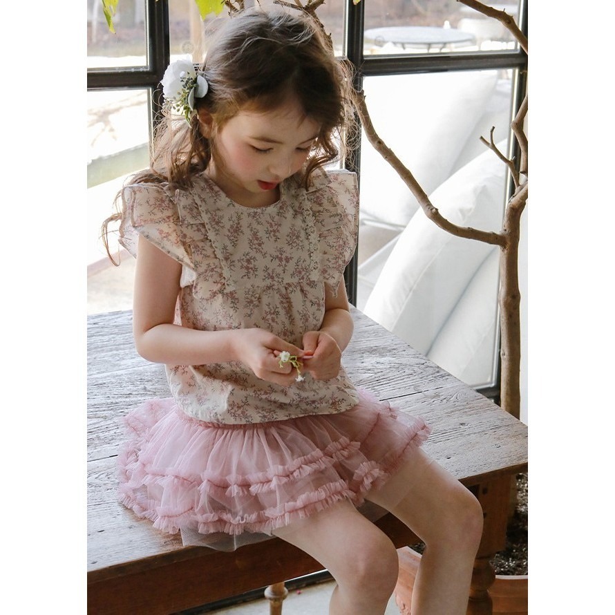 現貨 飛袖碎花蕾絲短袖上衣 草莓家-細節圖2