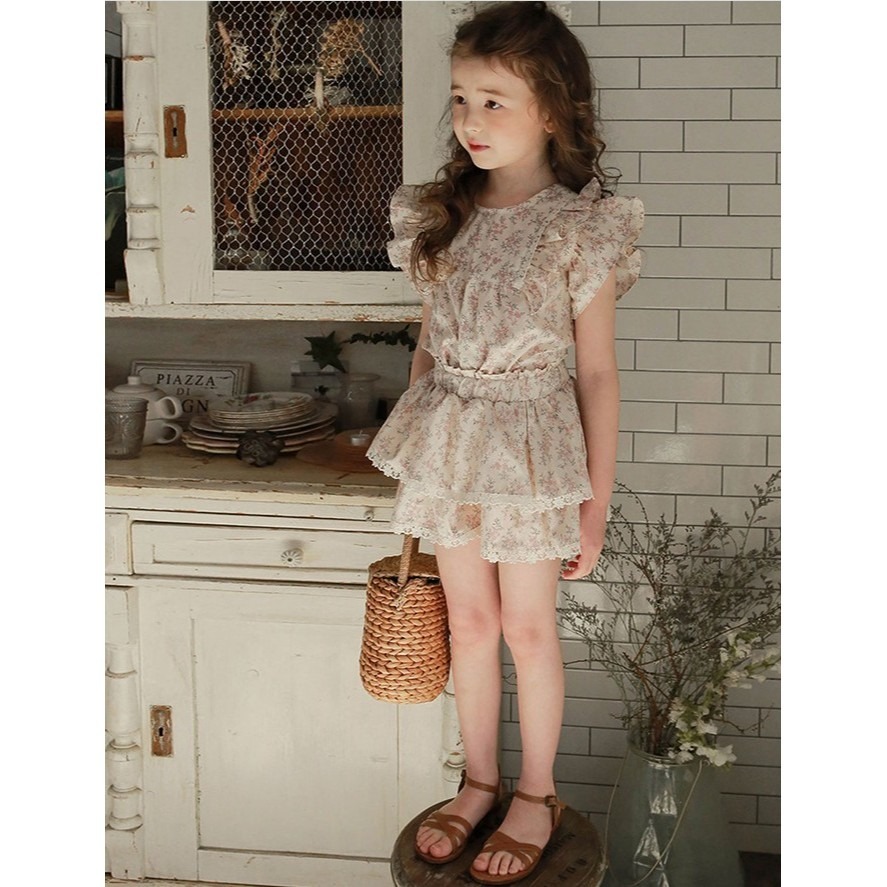 現貨 飛袖碎花蕾絲短袖上衣 草莓家-細節圖4