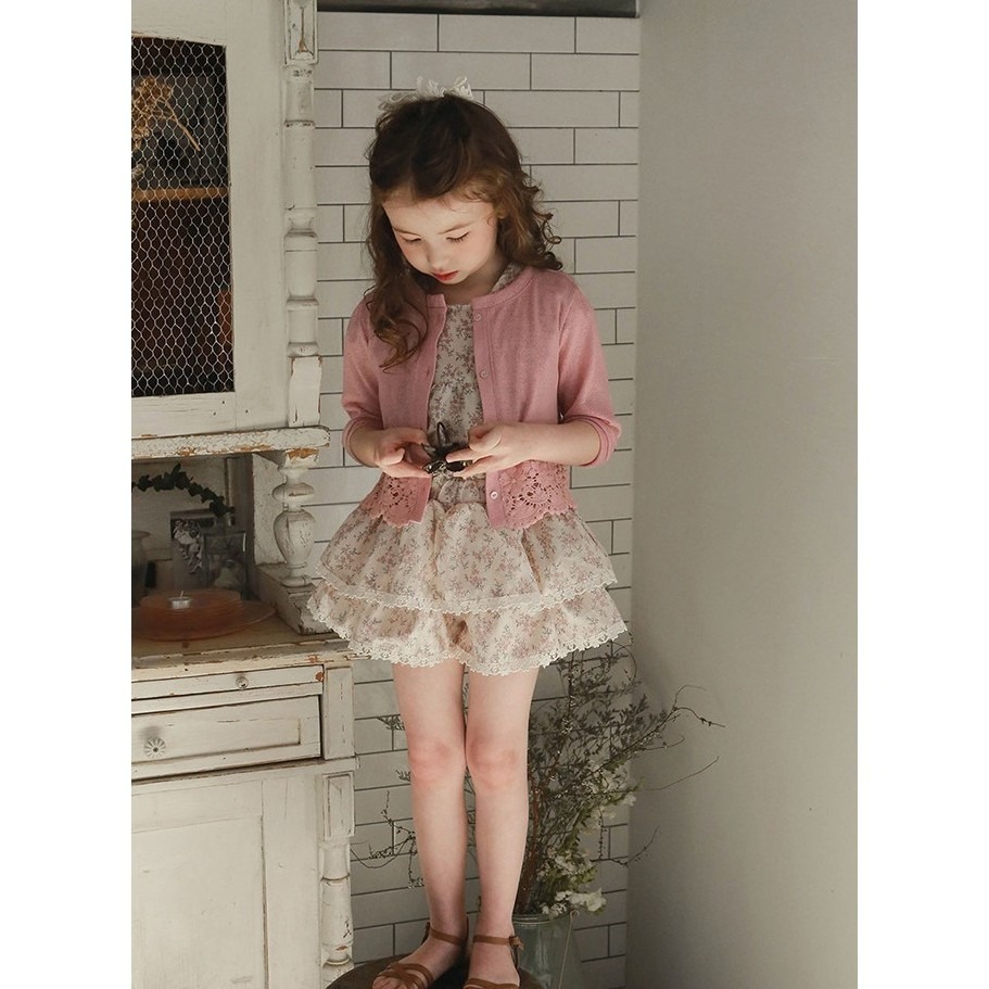 現貨 飛袖碎花蕾絲短袖上衣 草莓家-細節圖5