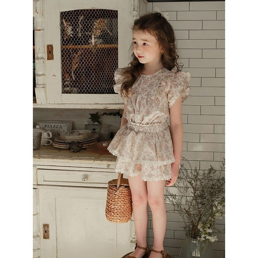 現貨 飛袖碎花蕾絲短袖上衣 草莓家-細節圖6