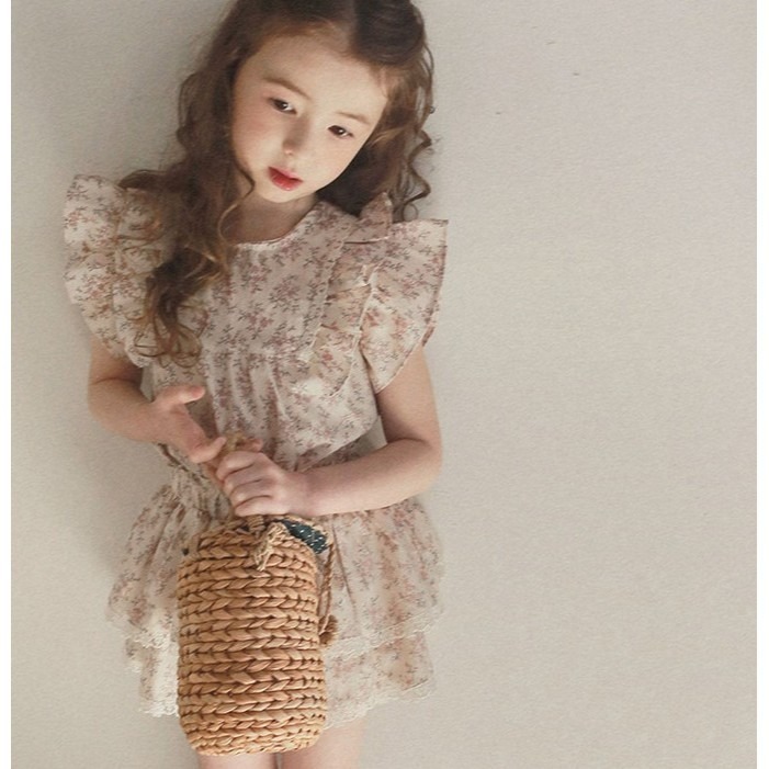 現貨 飛袖碎花蕾絲短袖上衣 草莓家-細節圖7