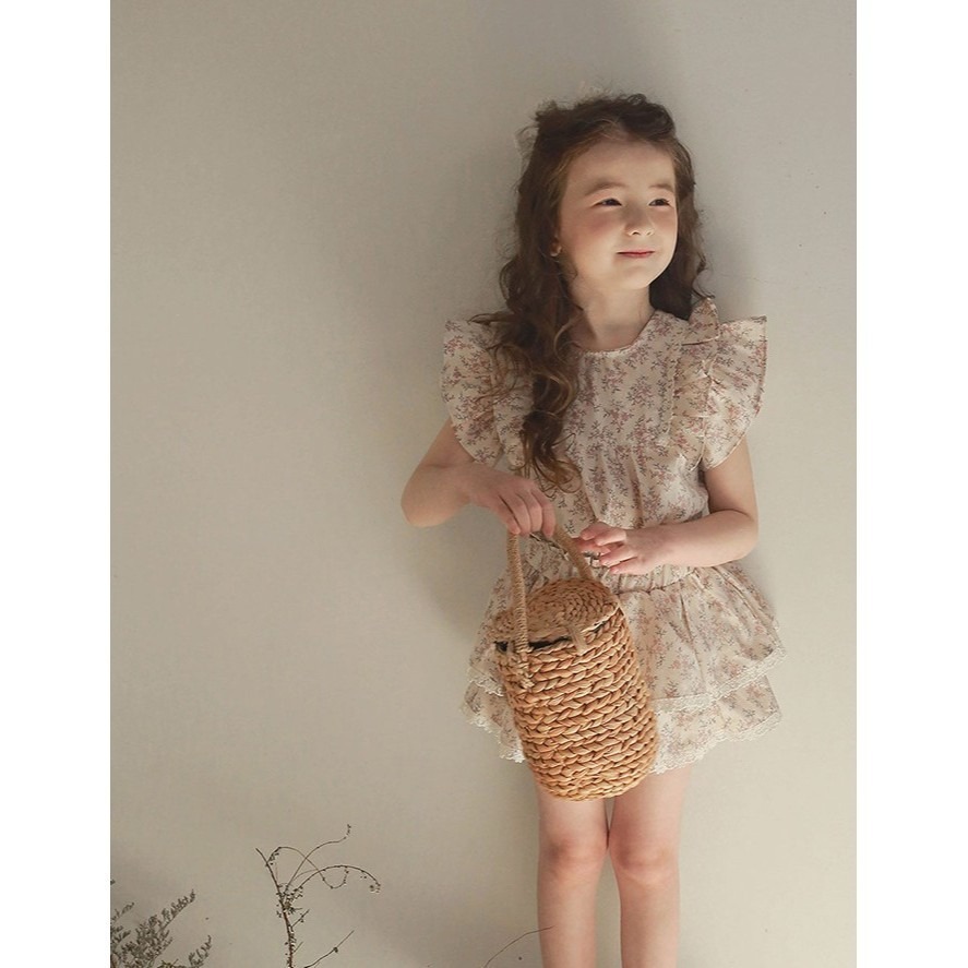 現貨 飛袖碎花蕾絲短袖上衣 草莓家-細節圖9