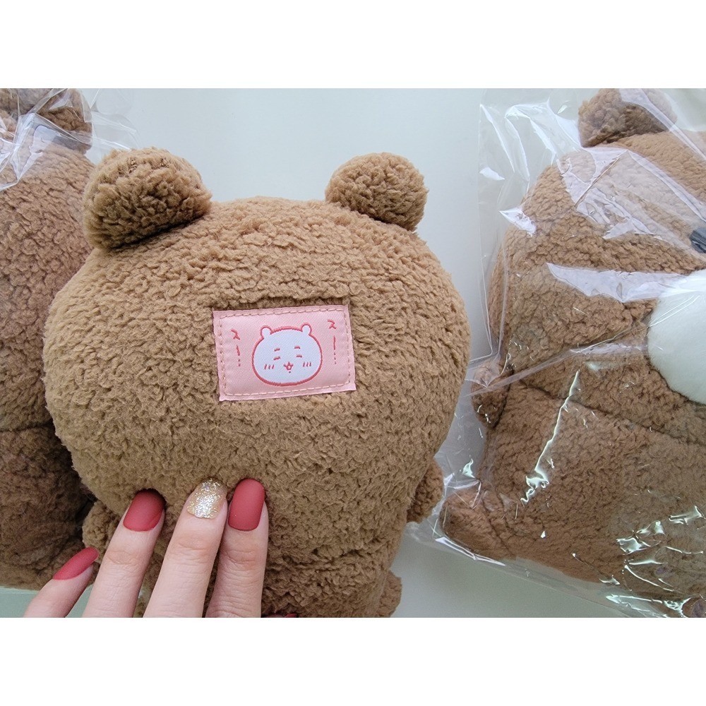 現貨 正版 官方購買  Chiikawa 吉伊卡哇的小熊 咖啡色小熊 鈴鐺熊  鈴鐺小熊 圓臉 安撫娃娃-細節圖6
