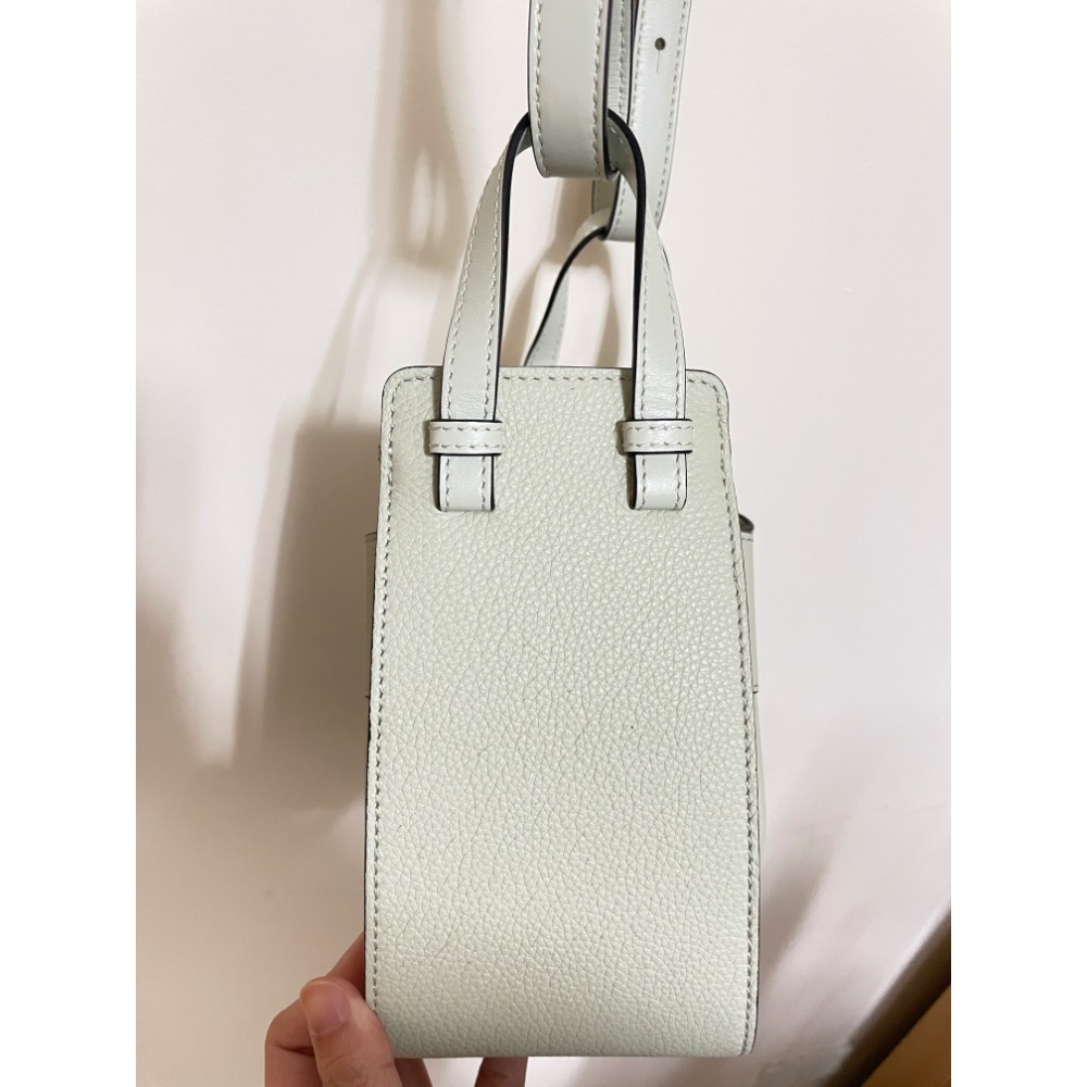 LOEWE Hammock mini吊床包-細節圖3