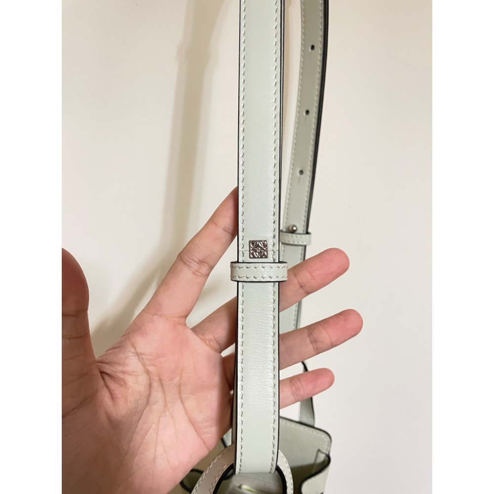 LOEWE Hammock mini吊床包-細節圖7