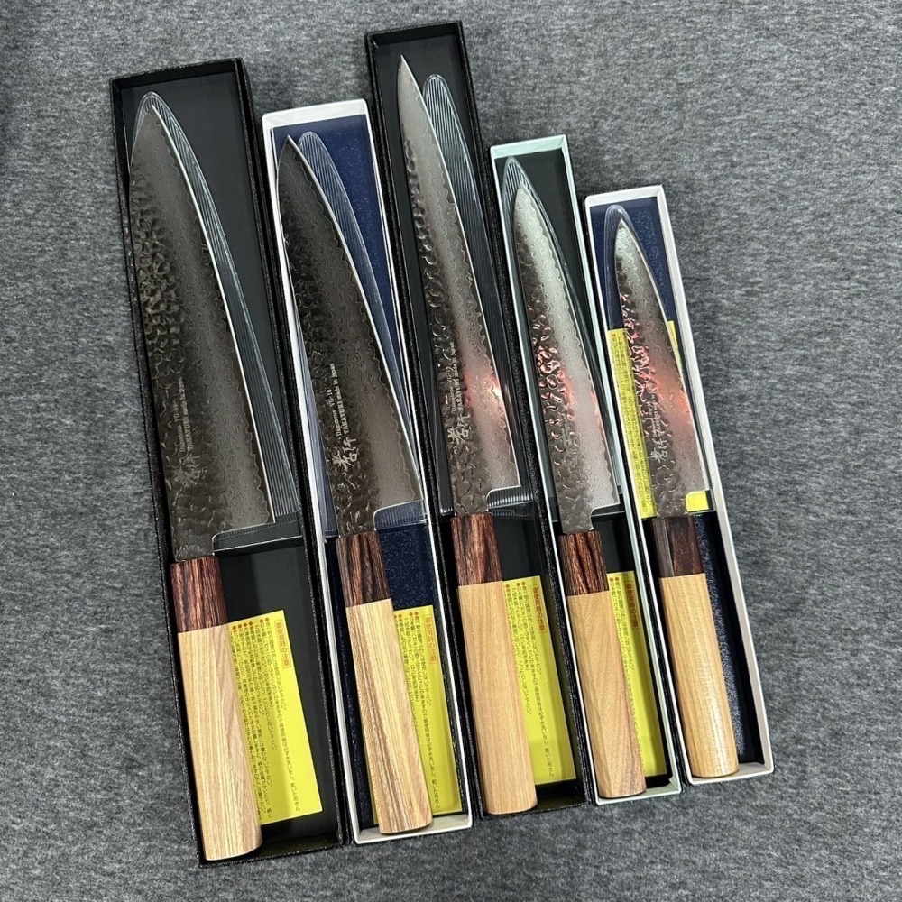 台中菜刀王日本堺孝行 VG10 33層大馬士革紋 和牛刀 240mm   3層大馬士革日式系列～-細節圖3