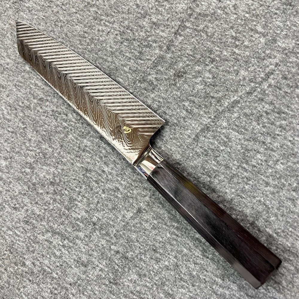 台中菜刀王 新款《 旬 》劍型主廚刀VG-0017附木鞘20CM-細節圖3