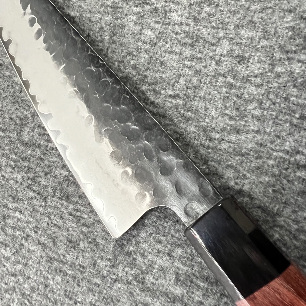 台中菜刀王 黑打搥紋牛刀210mm 黑牛角酸枝木八角柄～全館超取免運～-細節圖2