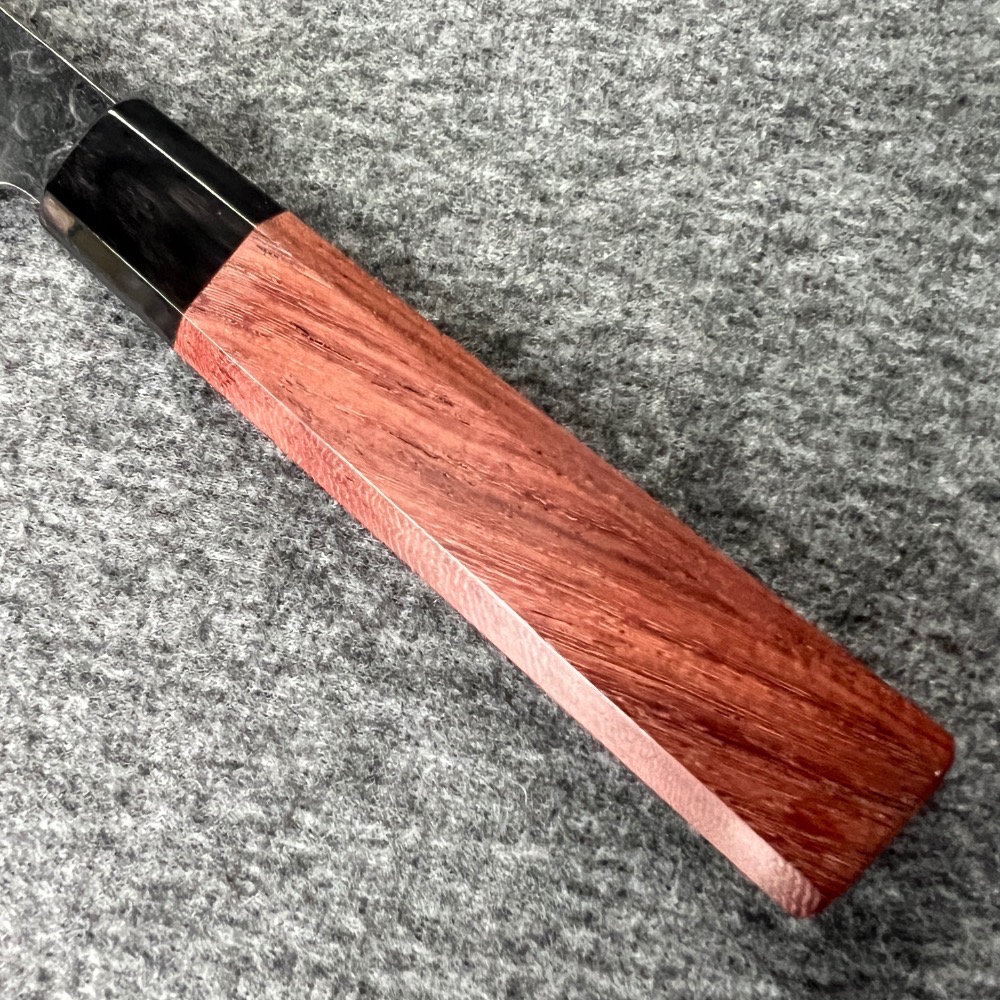 台中菜刀王 黑打搥紋牛刀210mm 黑牛角酸枝木八角柄～全館超取免運～-細節圖3