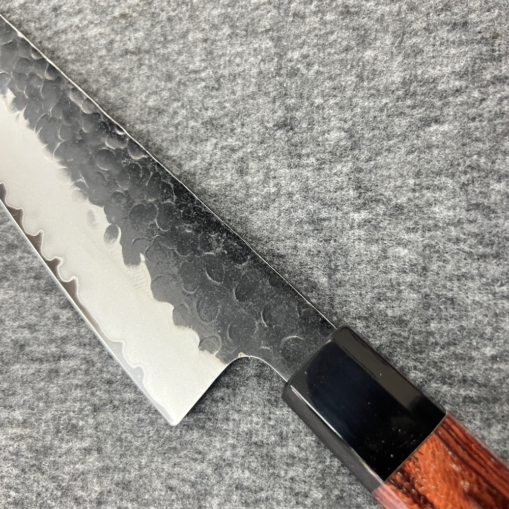 台中菜刀王 黑打搥紋 切付 劍型 牛刀210mm 黑牛角酸枝木八角柄～全館超取免運～-細節圖2