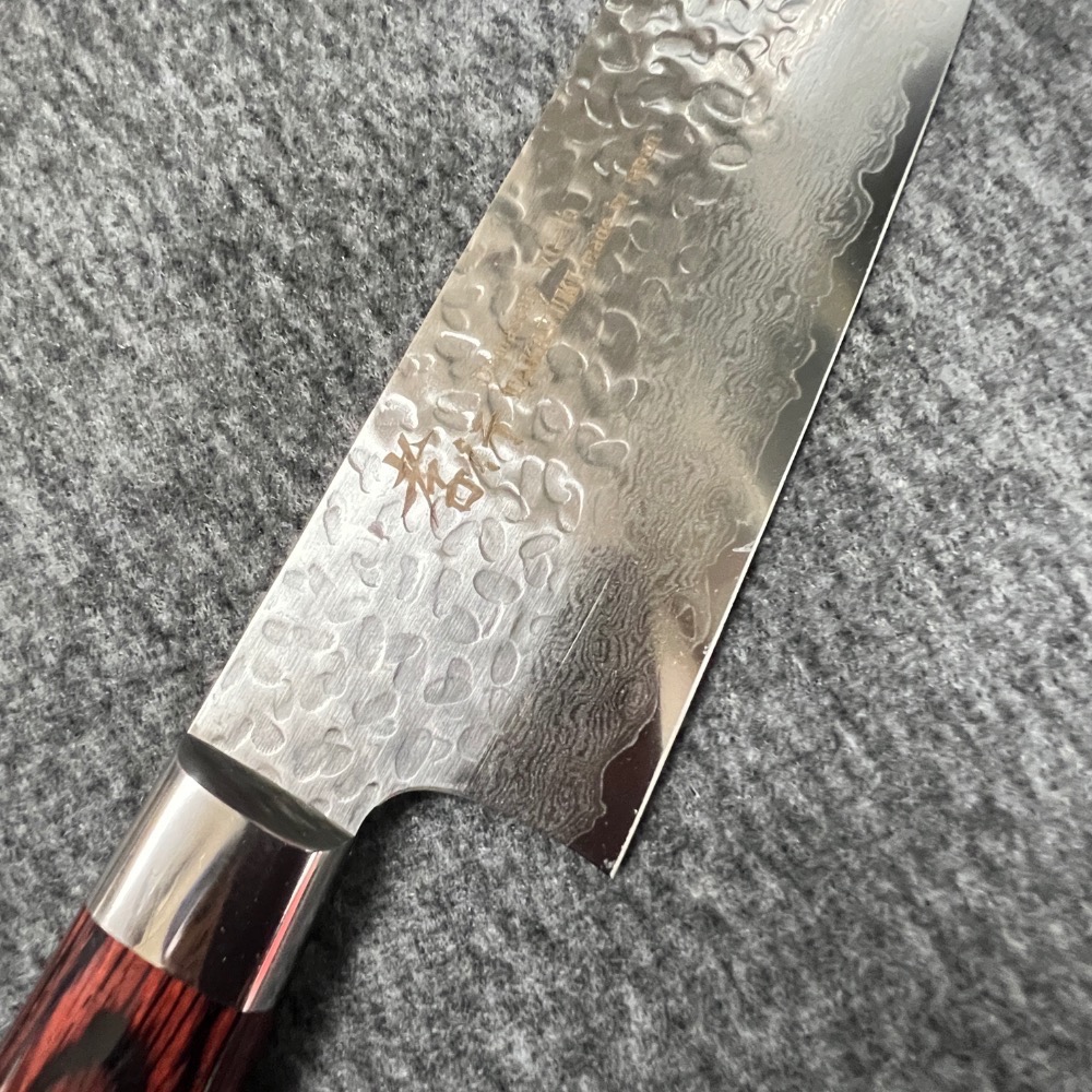 台中菜刀王 堺孝行 大馬士革33層龍紋鎚目牛刀 240mm  ～-細節圖2