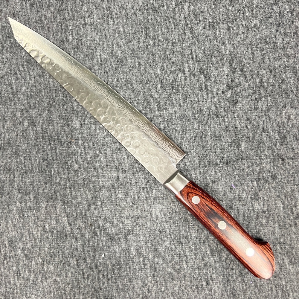 台中 菜刀王堺實光【 大馬 鋼芯 vg10 桃花心木柄 槌目切付筋引 23cm】日本刃物  家用廚具～-細節圖2