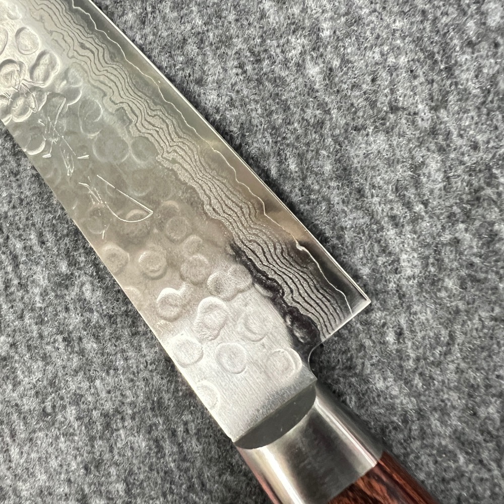 台中 菜刀王堺實光【 大馬 鋼芯 vg10 桃花心木柄 槌目切付筋引 23cm】日本刃物  家用廚具～全館超取免運～-細節圖3