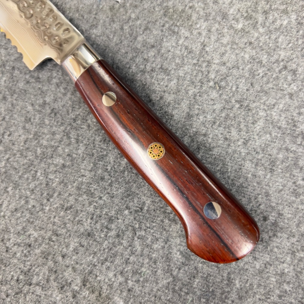 台中菜刀王  67層大馬士革 鎚紋V10 麵包刀 21cm-細節圖4