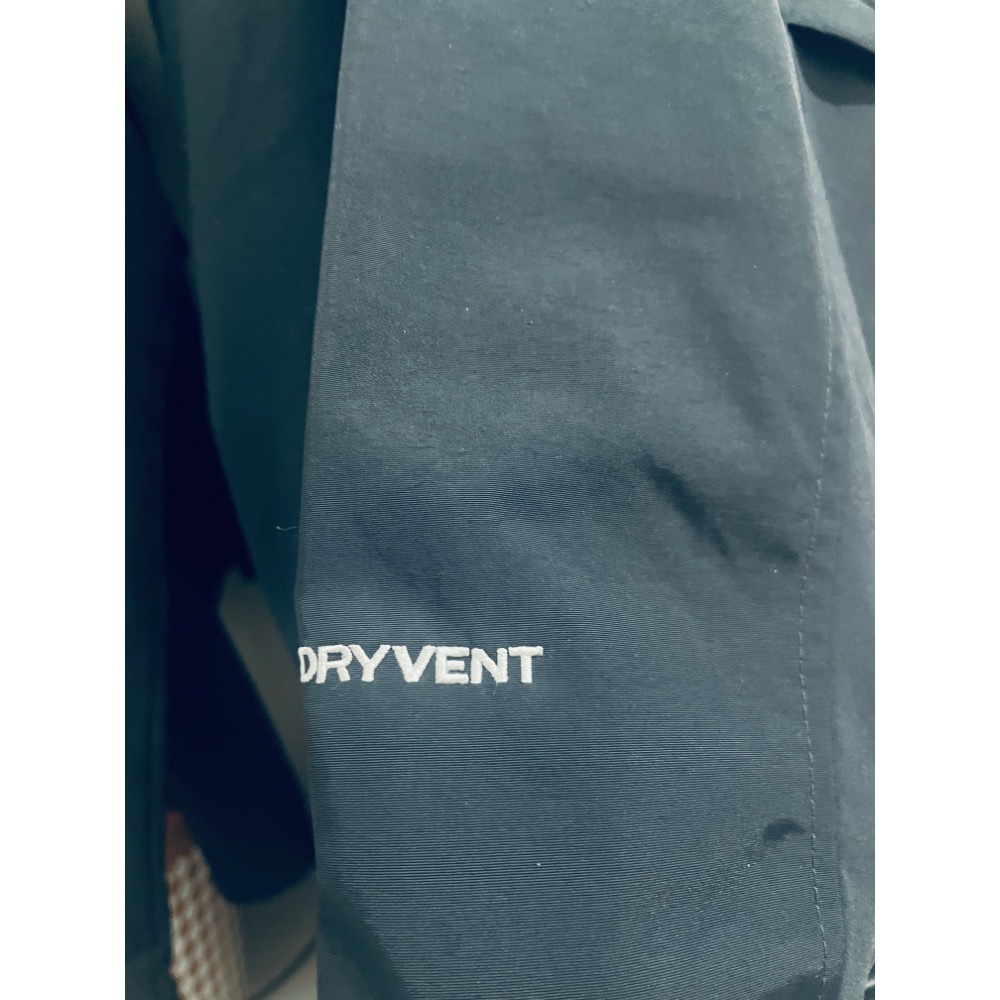 北臉The North Face DRYVENT外套(黑色S號)-細節圖3