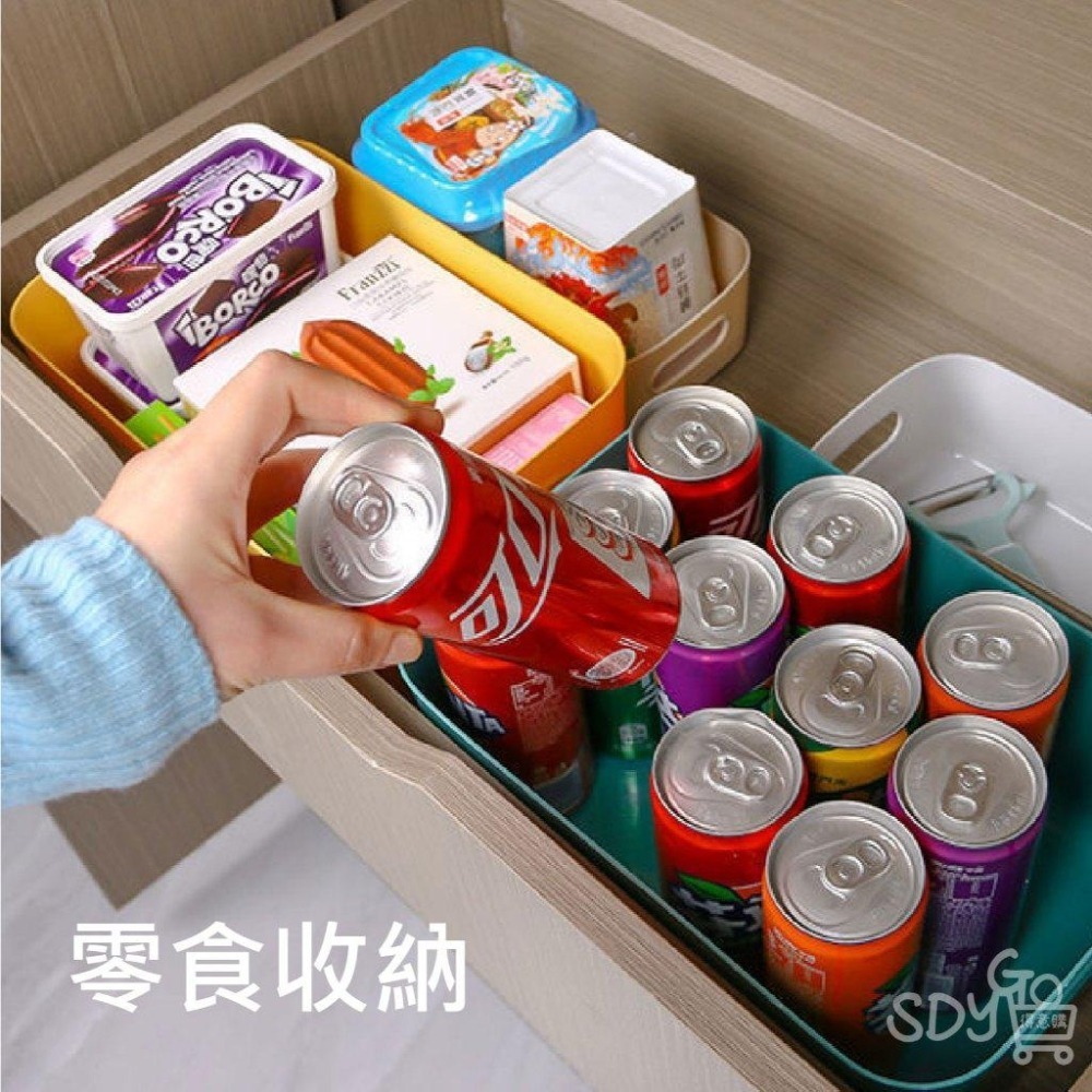 【台灣現貨 快速發貨】無印風收納盒 簍空提把 衣物收納 零食收納 收納箱 簡約風 浴室收納 桌上收納 塑膠籃 置物盒-細節圖3