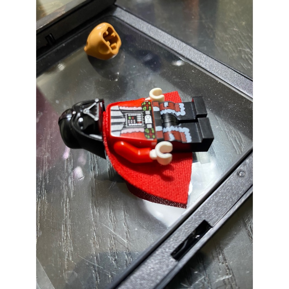 LEGO 樂高聖誕黑武士加死侍兩隻 一隻為全新未組-細節圖2