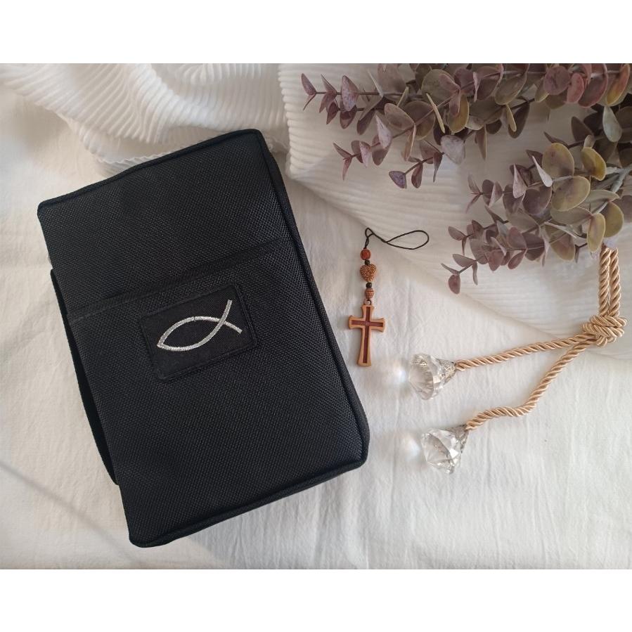 Bible 聖經書套 / 尺寸25K (22 x 15.5 x 4.5公分) / 防水材質 / 外部附口袋 / 拉鍊式-細節圖3