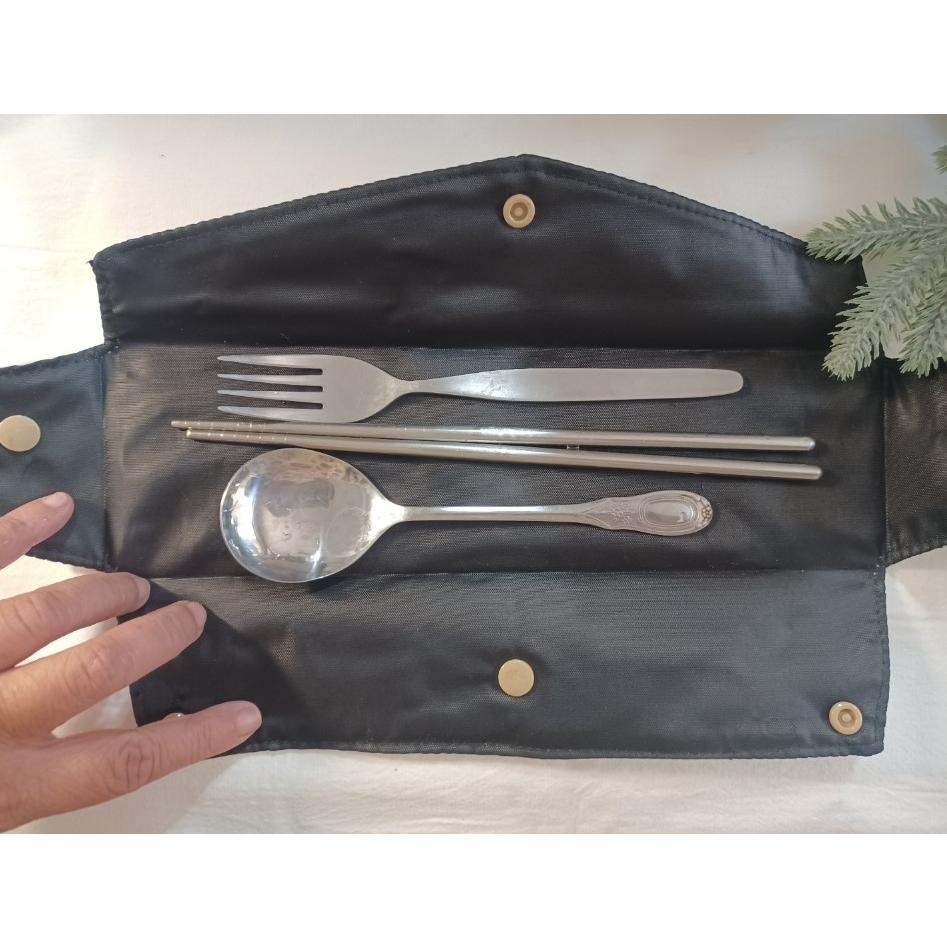 台灣製～防水餐具袋(大)／環保餐具袋／餐具包／吸管袋／筆袋／手作材質： 台灣製防水布、塑膠四合扣，裡和外皆為防水布料-細節圖5