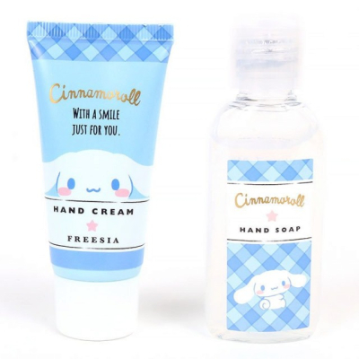 日本sanrio香氛保濕護手霜+洗手液 防水收納袋組盒組大耳狗