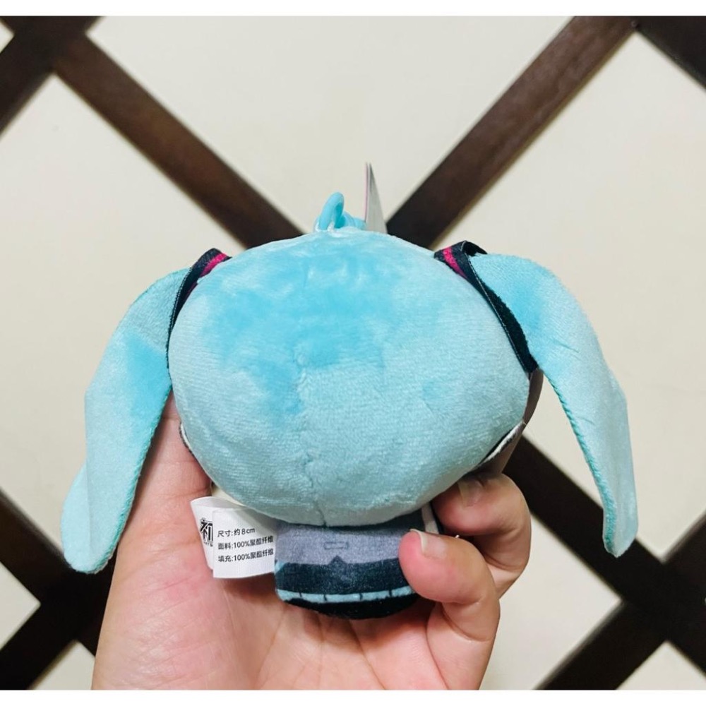 ［現貨 正版保證］初音未來 初音 minidoll 圓滾滾玩毛絨掛件 背包吊飾 鑰匙圈 娃娃 玩偶 動漫 動漫周邊-細節圖4
