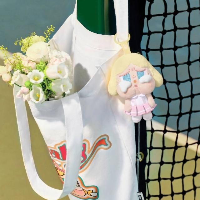 ［現貨 官方正品］POP MART 泡泡瑪特 CRYBABY 落日歌會 毛絨掛件 哭娃 鑰匙圈 包包吊飾 娃娃 背包吊飾-細節圖4