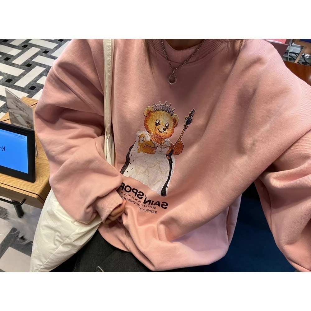 正韓 熊熊女王內刷毛大學T 現貨黑-細節圖3