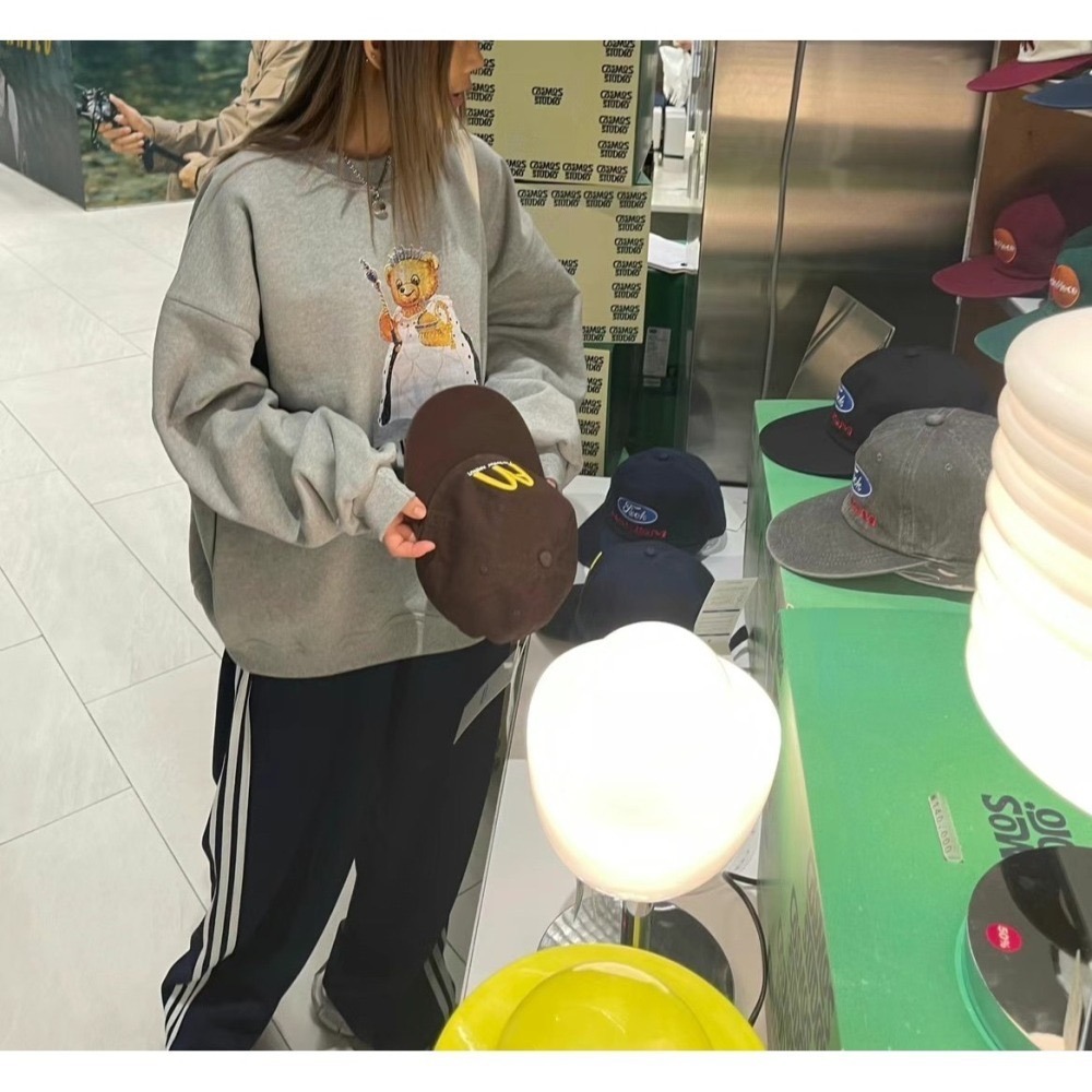 正韓 熊熊女王內刷毛大學T 現貨黑-細節圖6