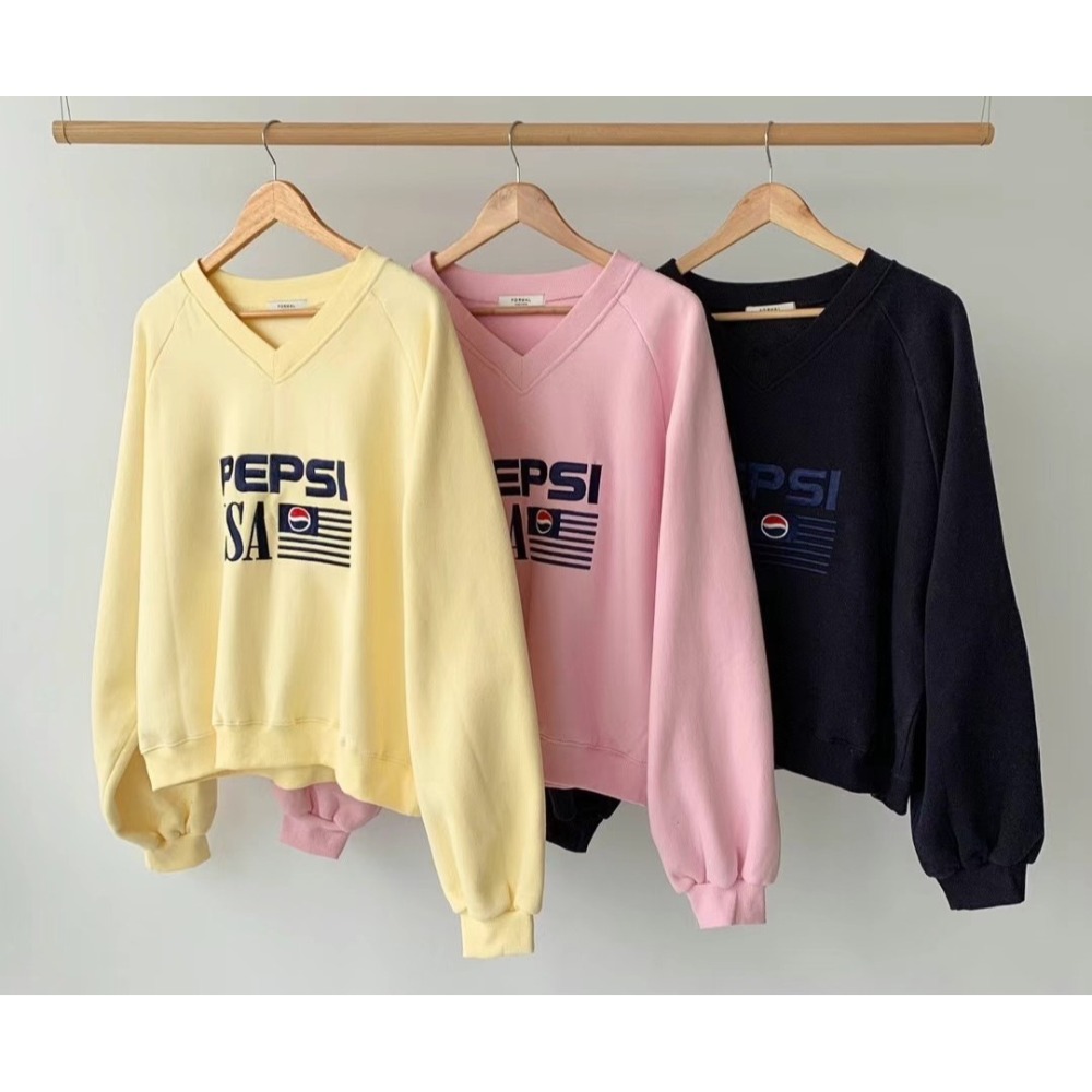 正韓 美國百事可樂V領大學T 現貨米黃/藍黑-規格圖5