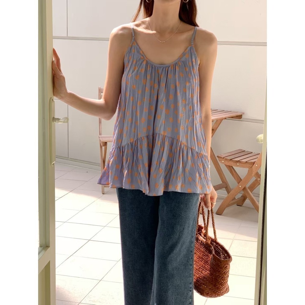 正韓 碎花皺褶輕薄細肩帶背心上衣三色 現貨黑/藍-細節圖8