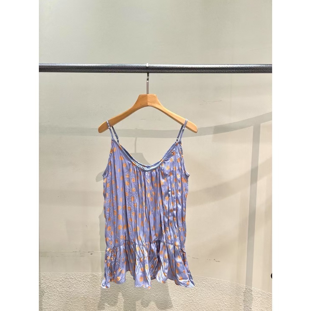 正韓 碎花皺褶輕薄細肩帶背心上衣三色 現貨黑/藍-規格圖11