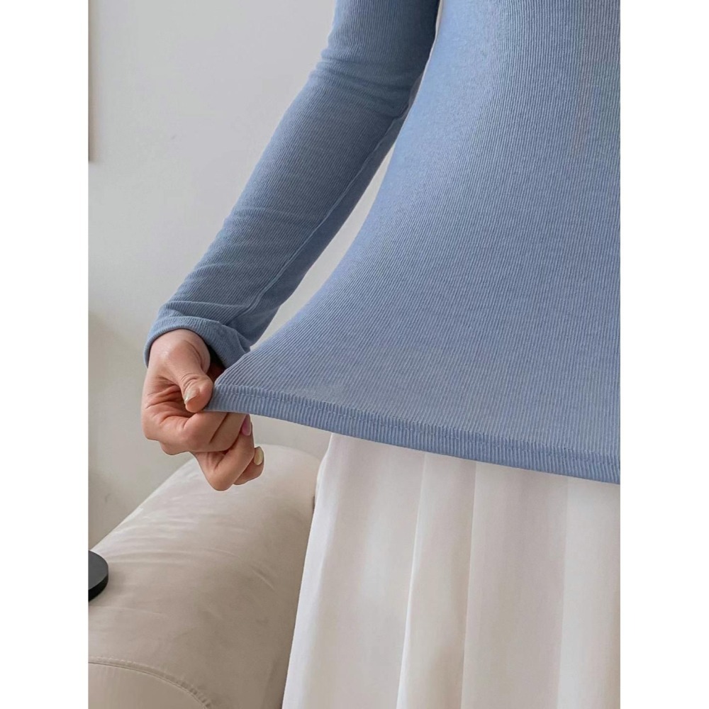 正韓 木耳邊細坑條彈性上衣三色 現貨白-細節圖6