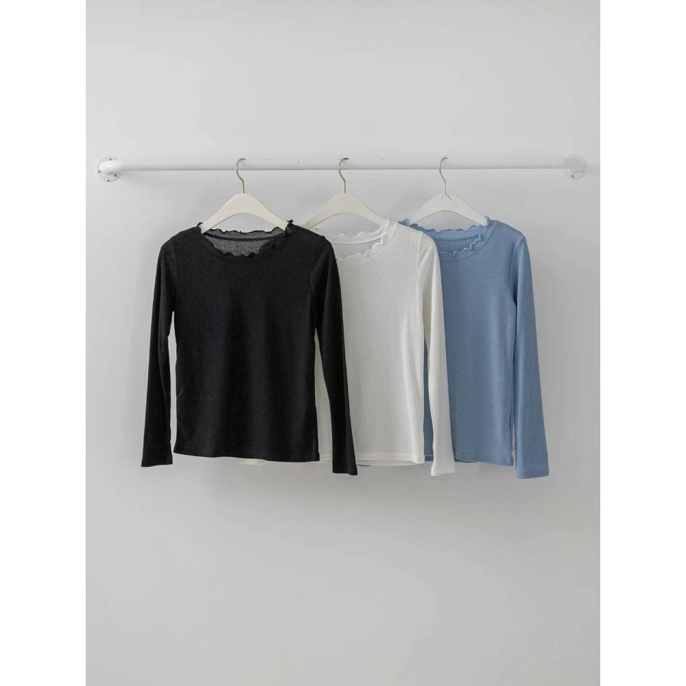 正韓 木耳邊細坑條彈性上衣三色 現貨白-細節圖8