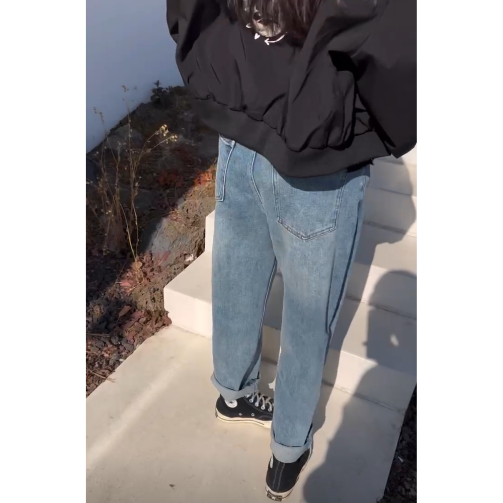 正韓 愛心刺繡直筒牛仔褲 M現貨-細節圖2