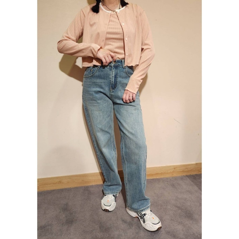 正韓 愛心刺繡直筒牛仔褲 M現貨-細節圖3